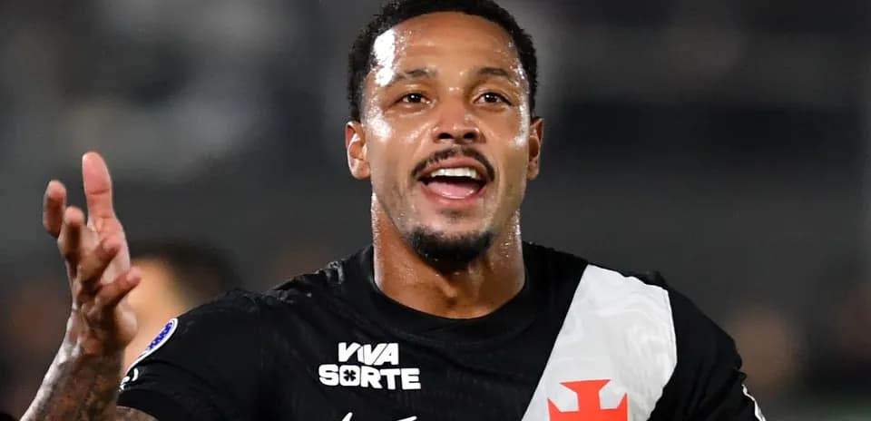 Jugador celebrando en uniforme de Vasco da Gama