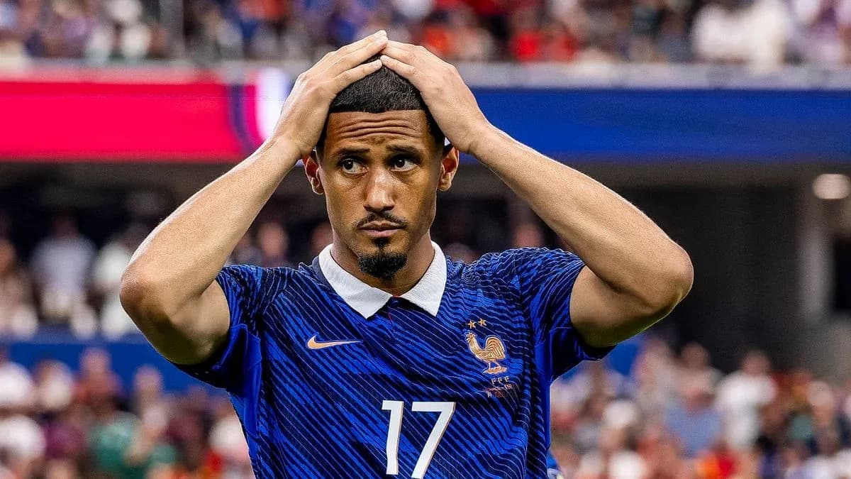Jugador de Francia con la mano en la cabeza