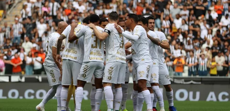 Jugadores de Atletico-MG celebrando en el campo