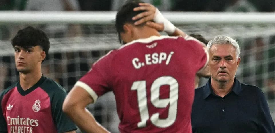 Jugadores de Real Madrid tras el partido con Mourinho