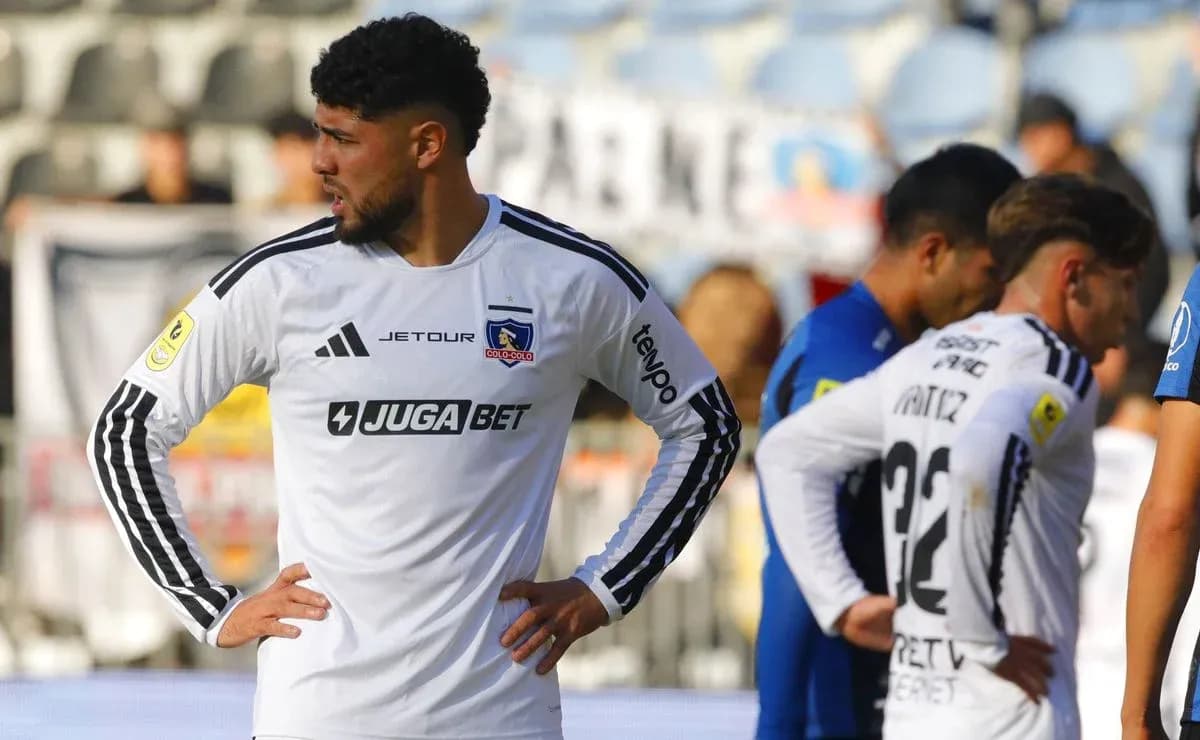 Jugadores de Colo Colo en el partido contra Huachipato