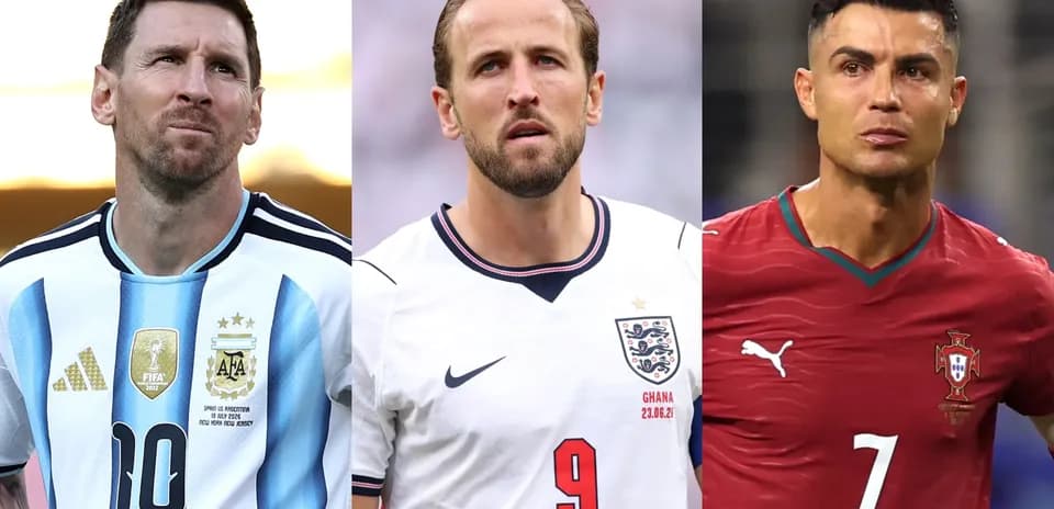 Lionel Messi, Harry Kane y Cristiano Ronaldo mirando al frente