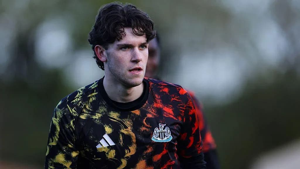 Portero de Newcastle en sesión de entrenamiento