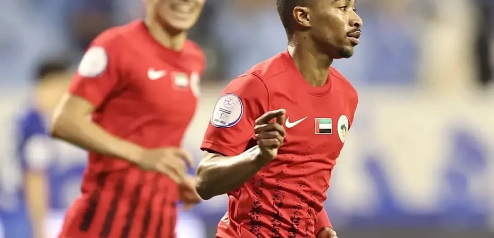 Jugador de Shabab Al-Ahli celebrando un gol