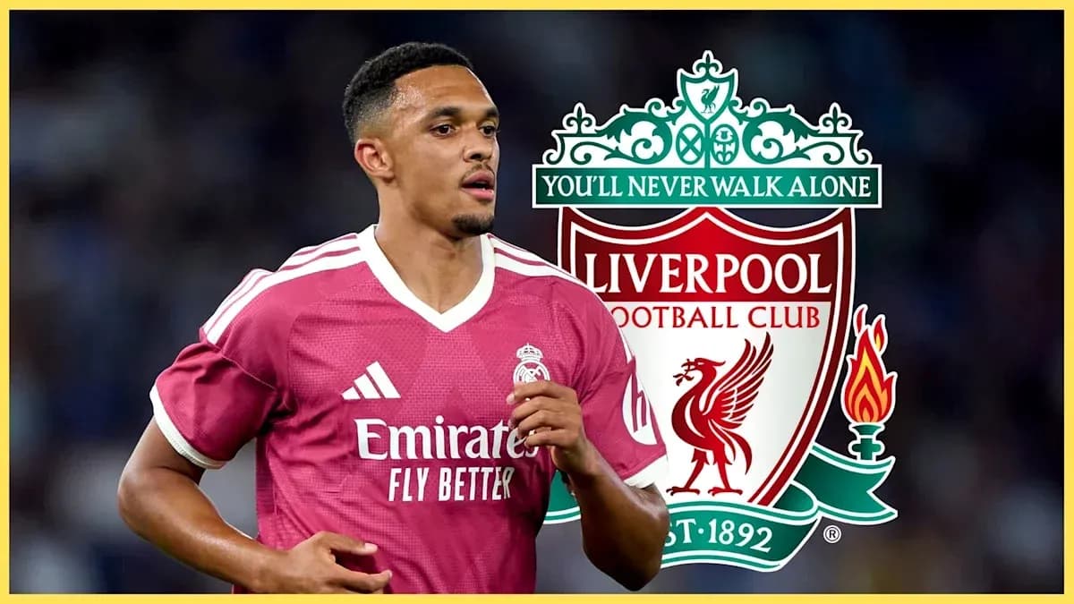 Jugador corriendo con camiseta de Liverpool en fondo