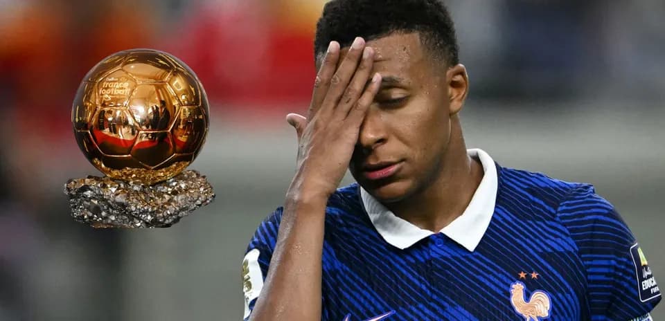 Jugador de Francia con Balón de Oro en primer plano