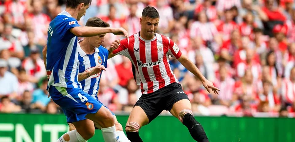 Espanyol y Athletic Club en acción