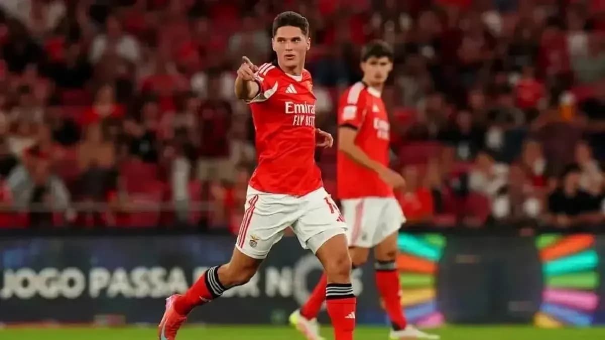 Jugador de Benfica celebrando un gol