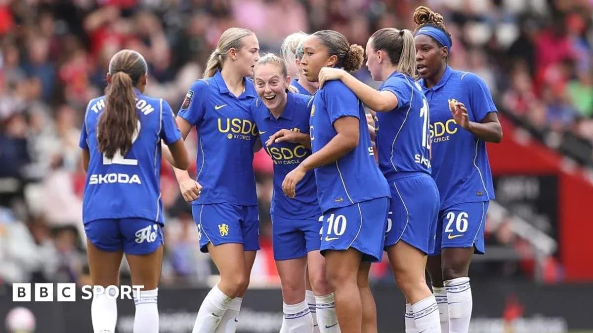 Jugadoras de Chelsea celebrando un gol en el partido