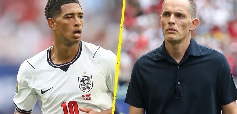 Jugador de Inglaterra y entrenador en partido