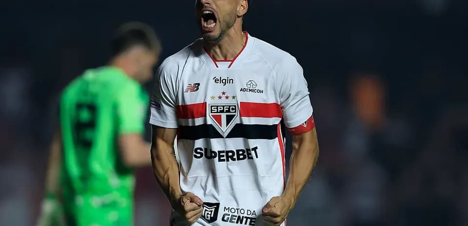 Jugador de Sao Paulo celebrando un gol