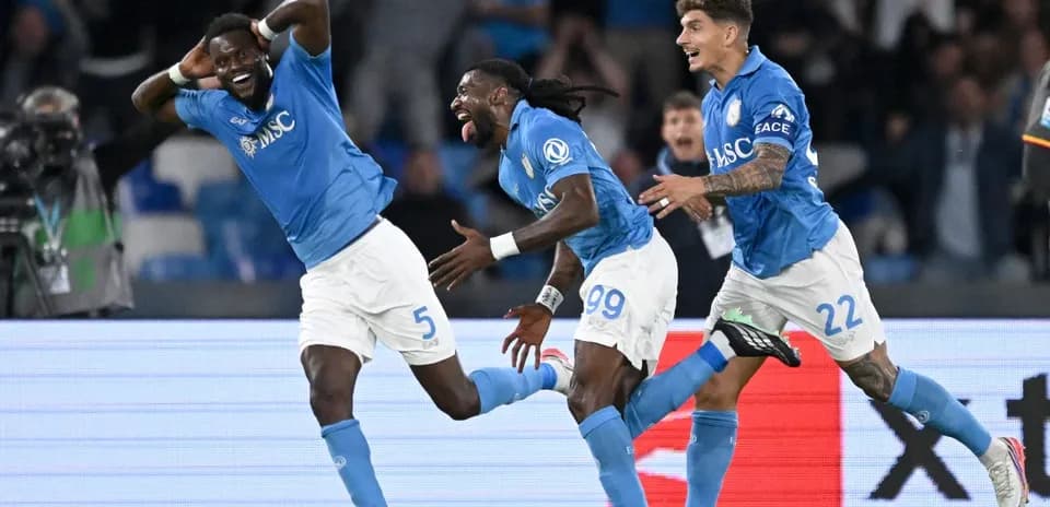 Jugadores de Napoli celebrando un gol