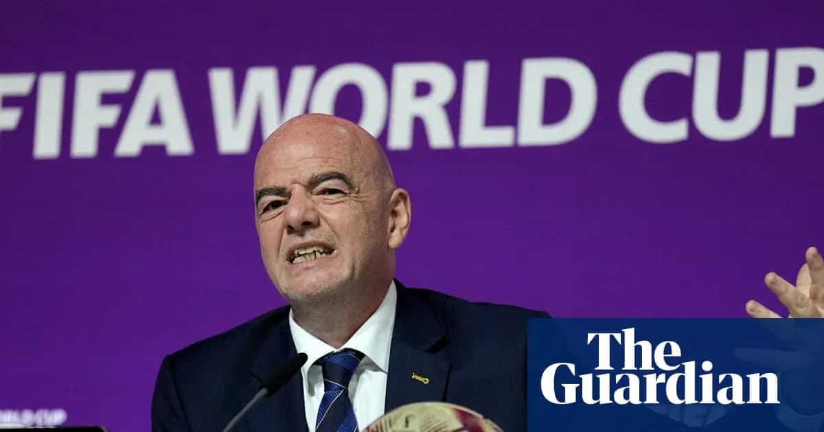 Gianni Infantino hablando en conferencia de prensa FIFA