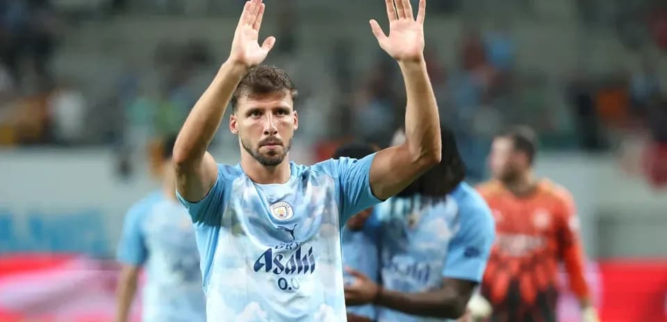 Jugador saludando a la afición después del partido
