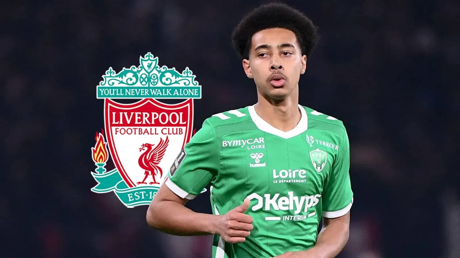 Jugador con camiseta verde de Saint-Étienne en acción