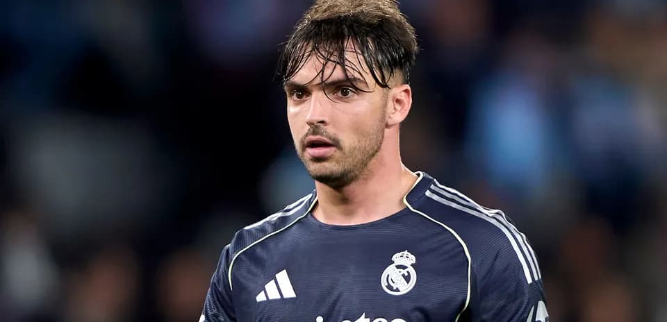 Jugador de Real Madrid en uniforme durante partido