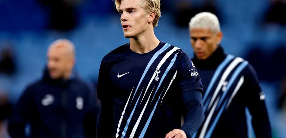 Jugador de Tottenham en el calentamiento antes del partido