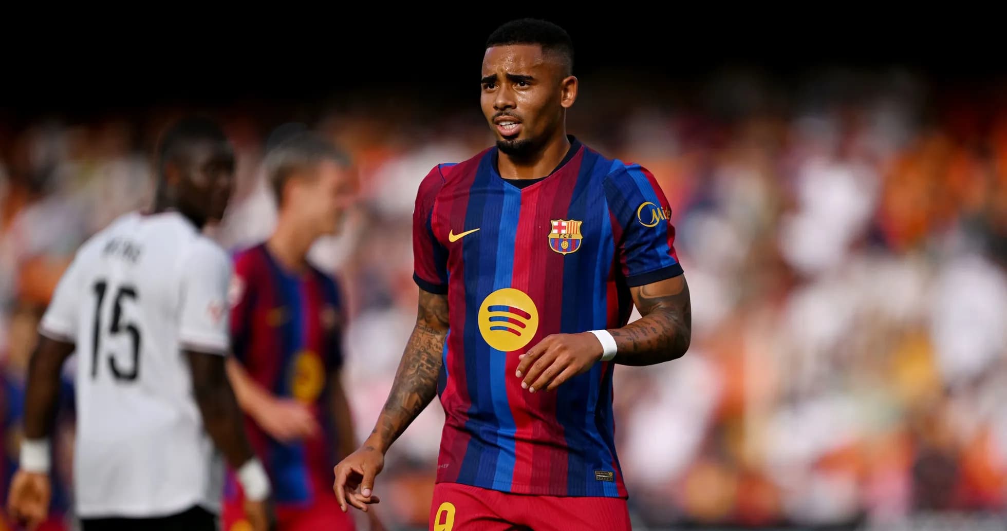 Jugador del FC Barcelona en el campo de juego