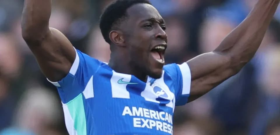Jugador de Brighton celebrando un gol en el partido