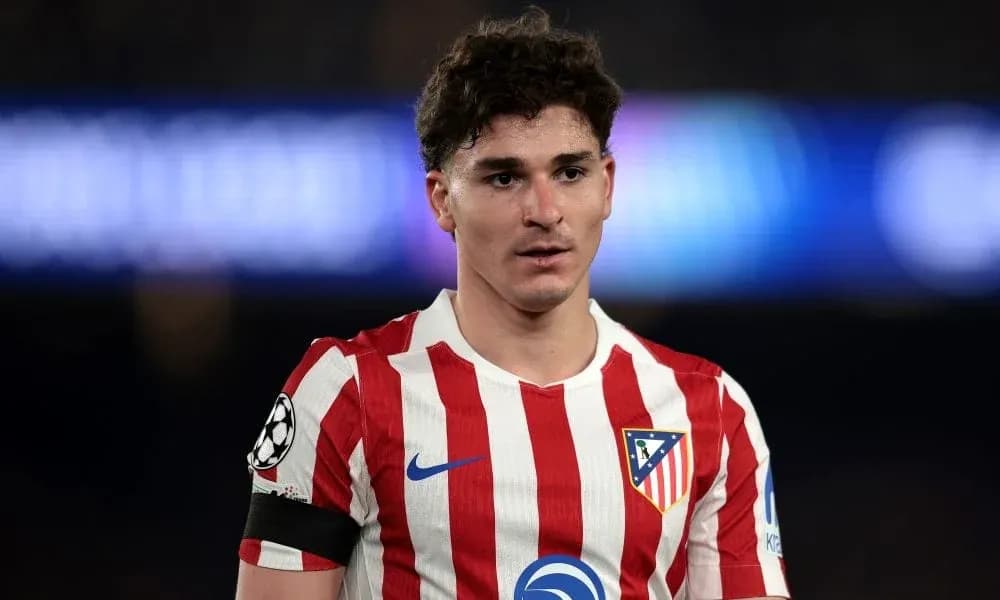 Jugador del Atlético de Madrid en el campo