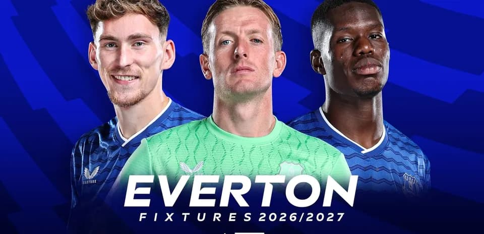 Tres jugadores de Everton con fondo azul