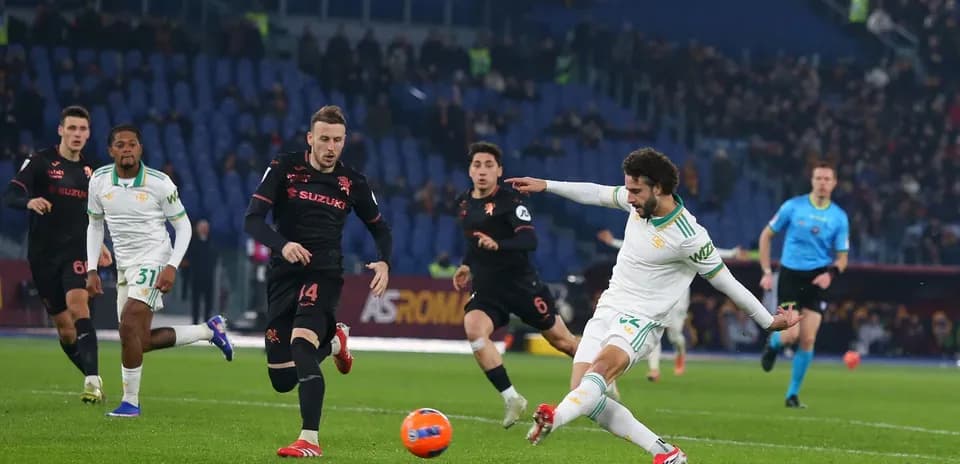 Jugador de Torino en acción contra AS Roma