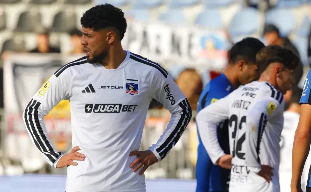 Jugadores de Colo Colo en el partido contra Huachipato