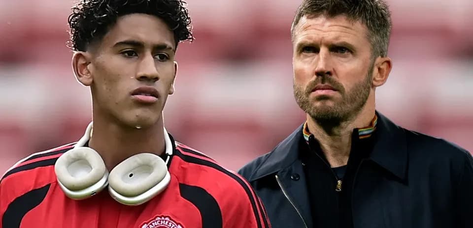 Jugador de Manchester United y entrenador en evento