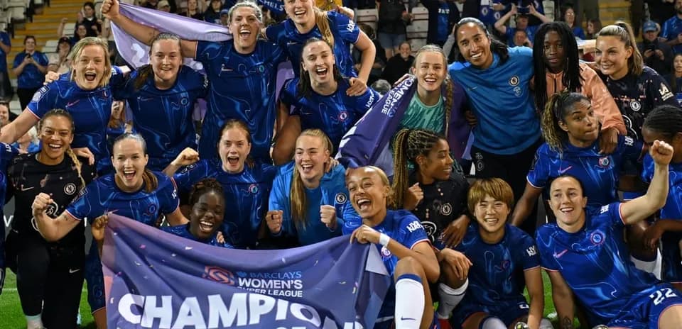 Jugadoras de Chelsea celebrando el campeonato