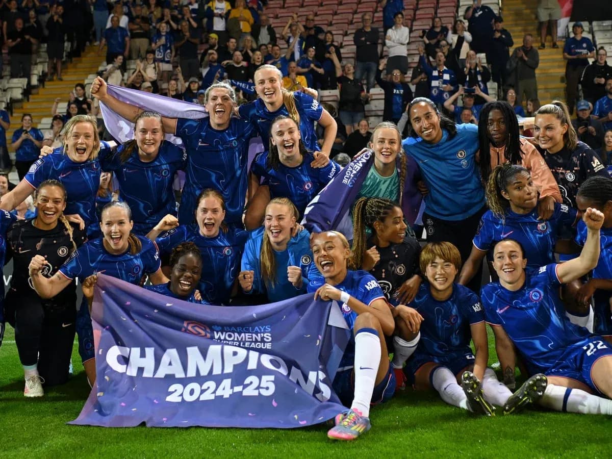 Jugadoras de Chelsea celebrando el campeonato