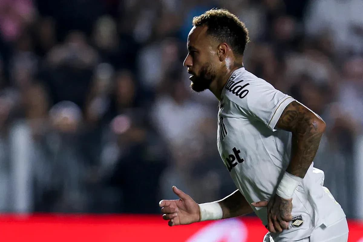 Jugador corriendo en el campo durante el partido