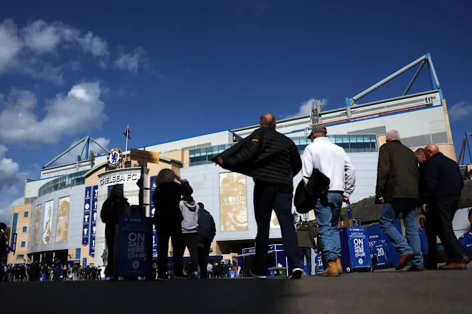 Aficionados llegando al estadio de Chelsea FC