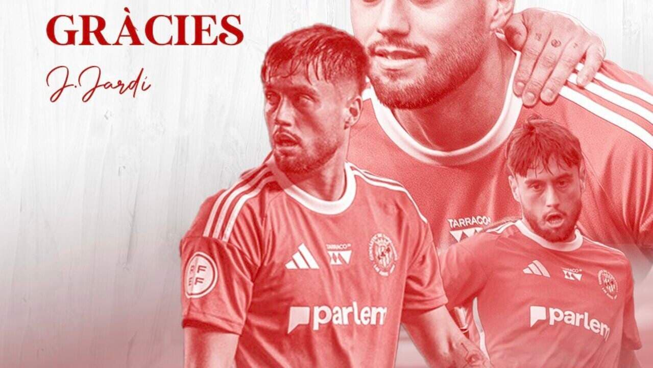 Jugador agradecido con imágenes en fondo rojo