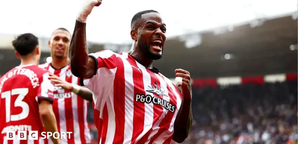Jugador de Southampton celebrando un gol con compañeros