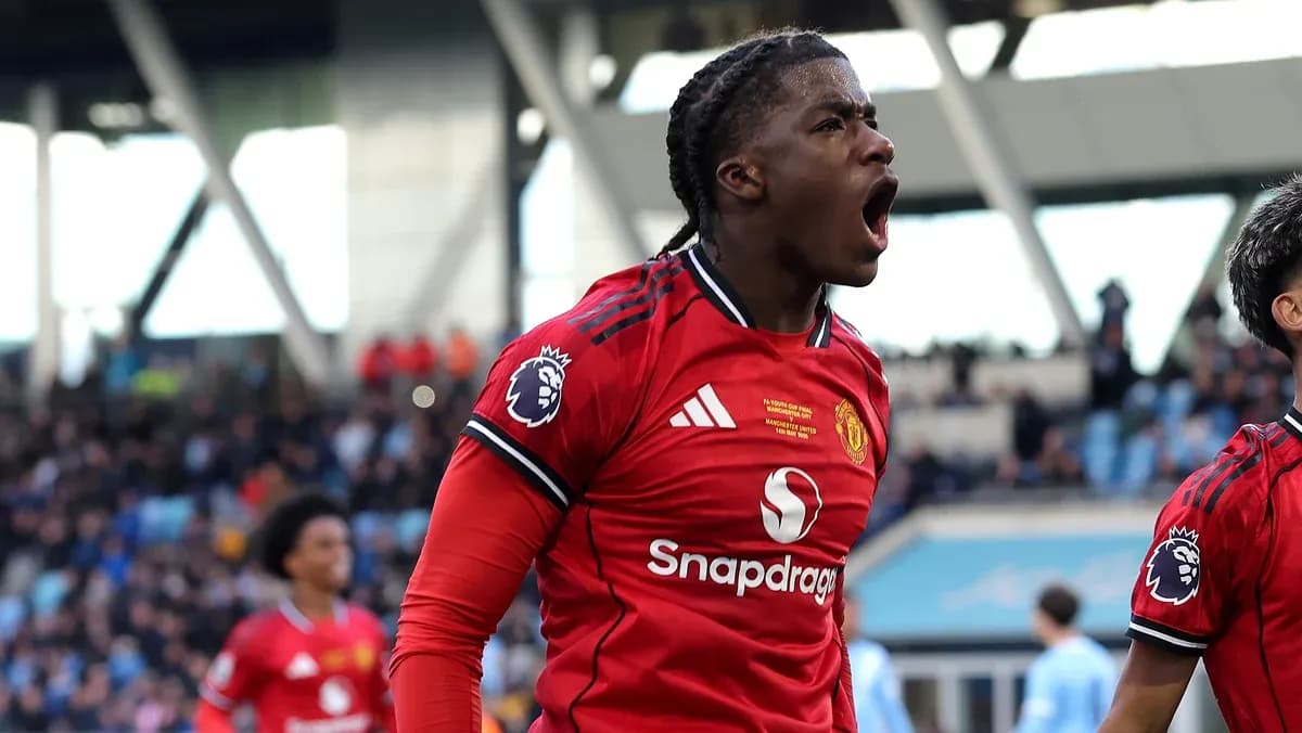 Jugador de Manchester United celebra un gol en el estadio