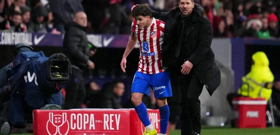 Jugador de Atlético de Madrid es sustituido por el entrenador