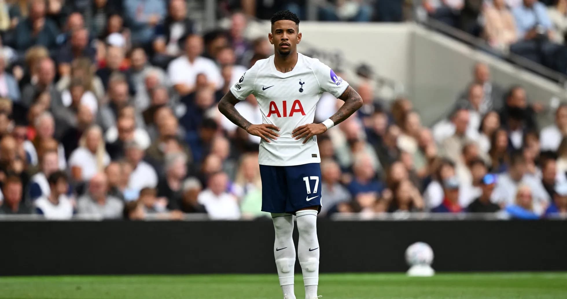 Jugador de Tottenham en acción durante el partido