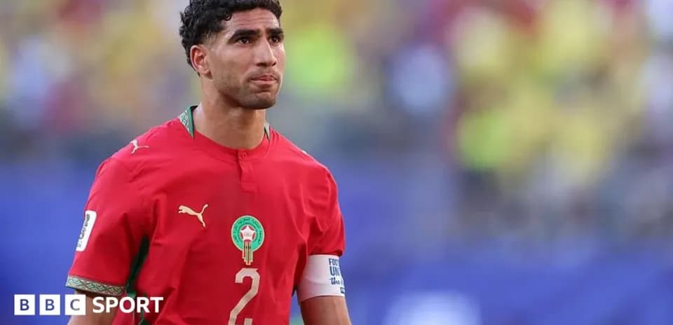 Jugador de Marruecos en uniforme durante un partido