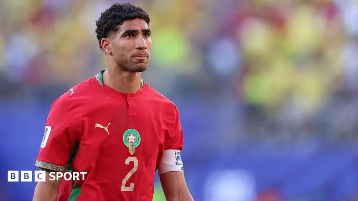 Jugador de Marruecos en uniforme durante un partido