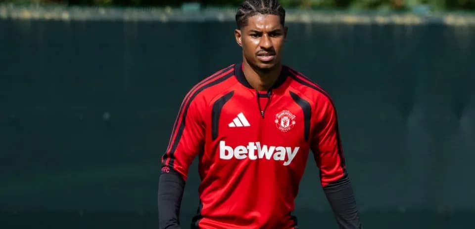 Jugador de Manchester United en sesión de entrenamiento