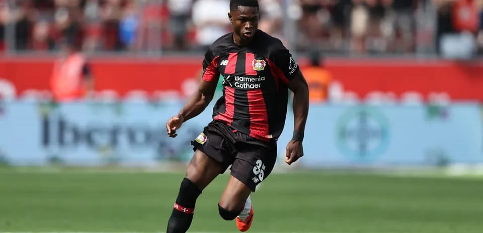 Jugador de Bayer 04 Leverkusen en acción durante partido