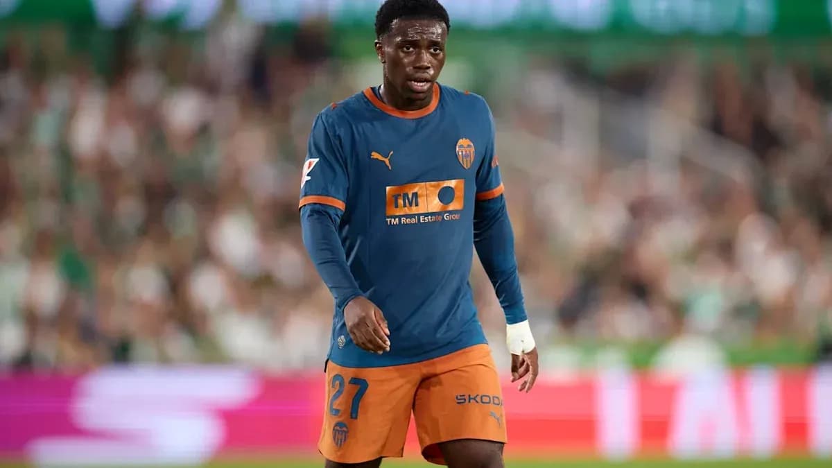 Jugador de Valencia CF en el campo durante el partido