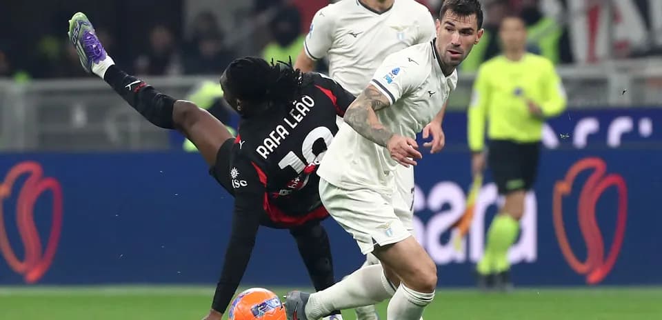 Rafa Leão en acción durante el partido
