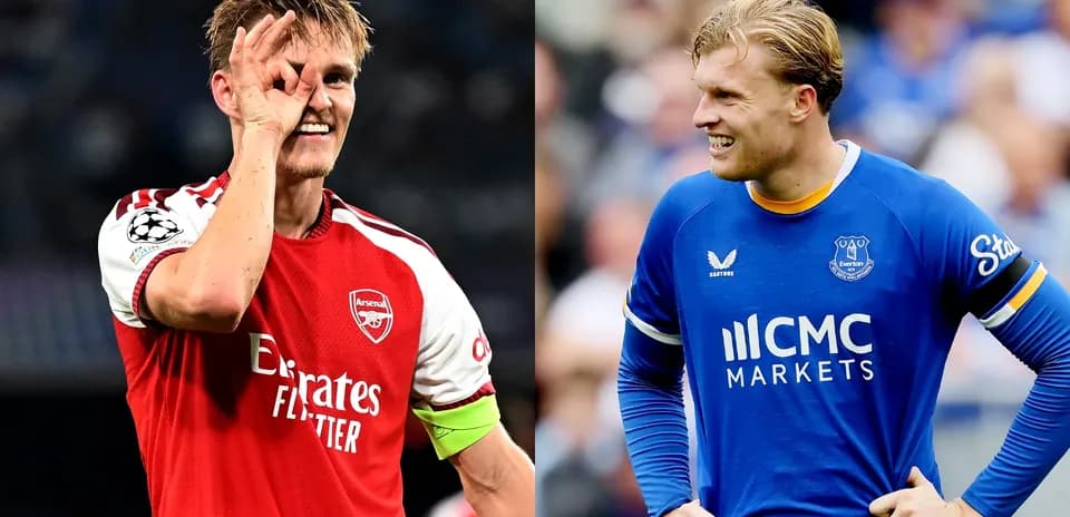 Jugadores de Arsenal y Everton durante el partido