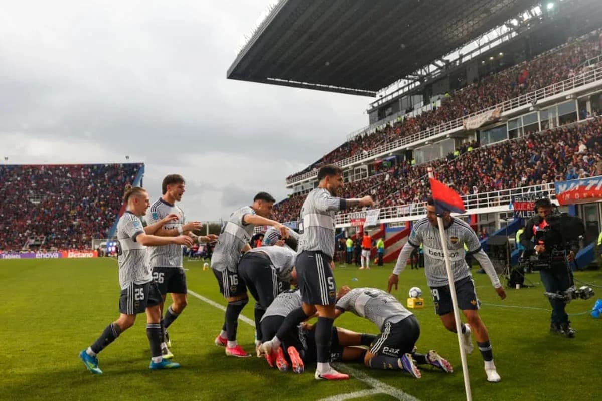 Jugadores de Boca Juniors celebrando un gol
