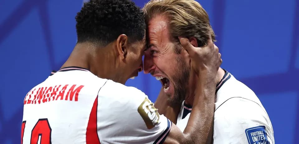 Bellingham y Kane celebrando un gol