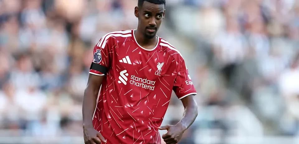 Jugador de Liverpool en el campo durante el partido