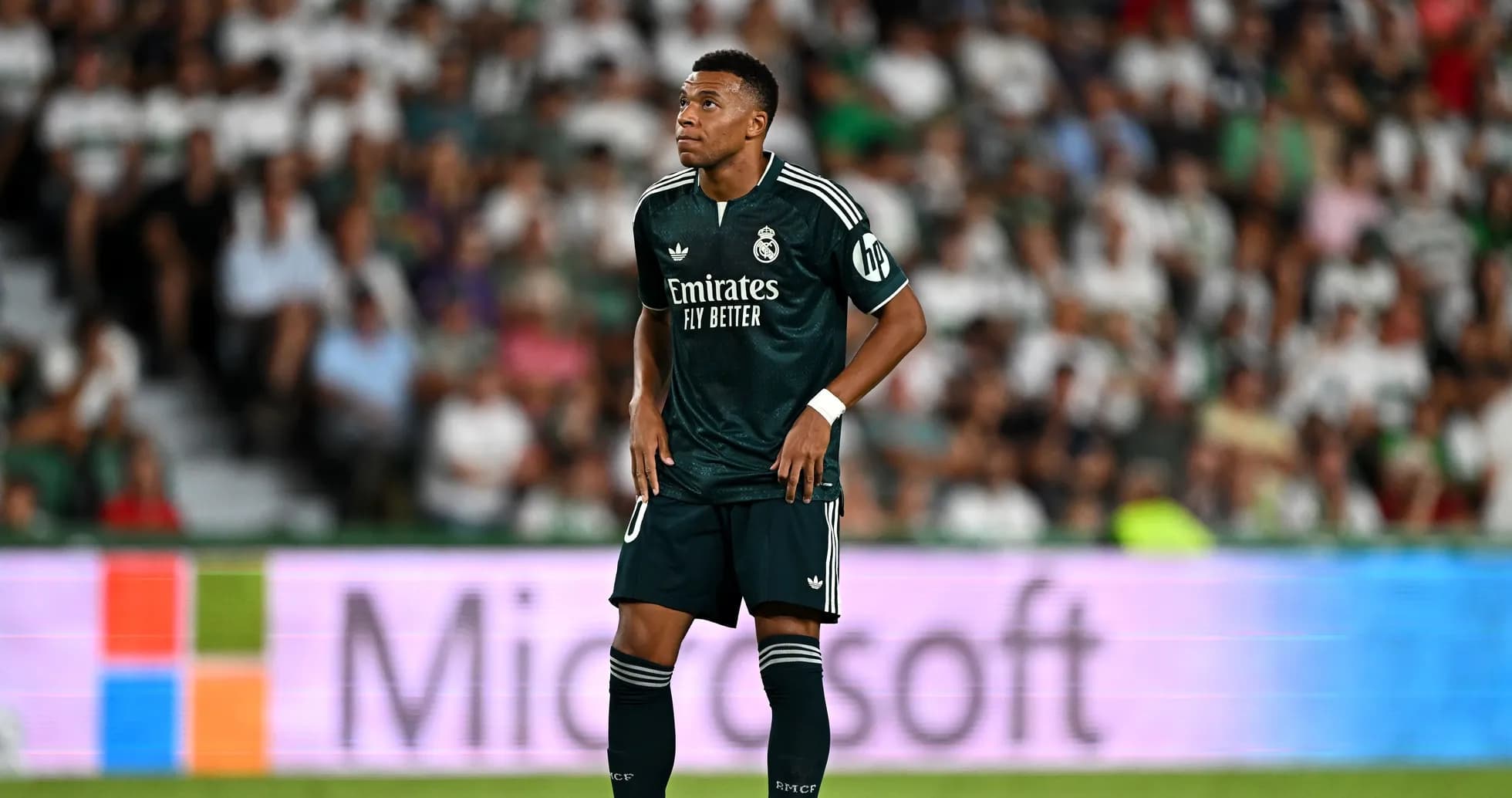 Jugador de Real Madrid en acción durante el partido