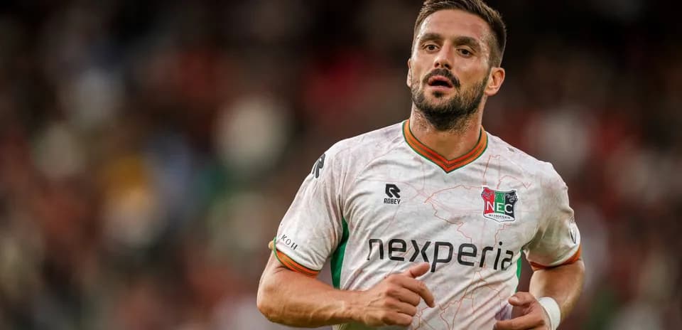 Jugador de NEC Nijmegen durante un partido
