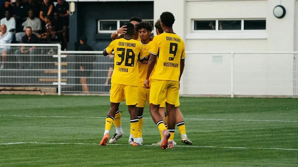 Jugadores de Borussia Dortmund celebrando un gol